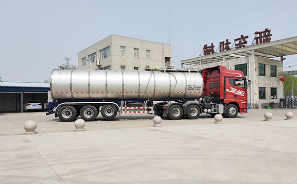 半掛鮮奶運(yùn)輸專用車