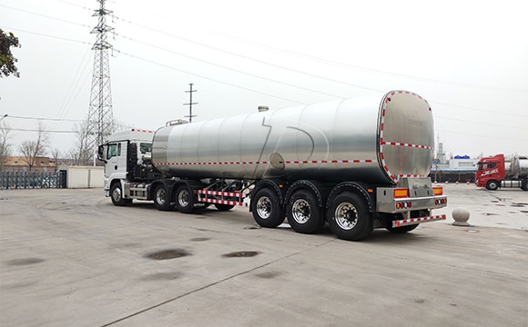 30噸奶罐車