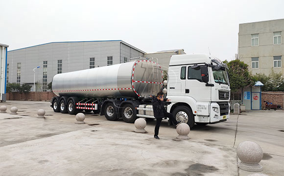 30噸奶罐車