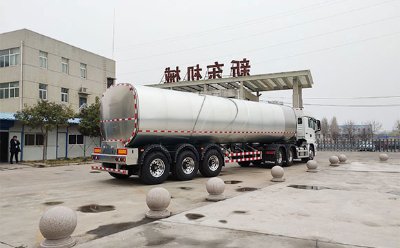 30噸奶罐車