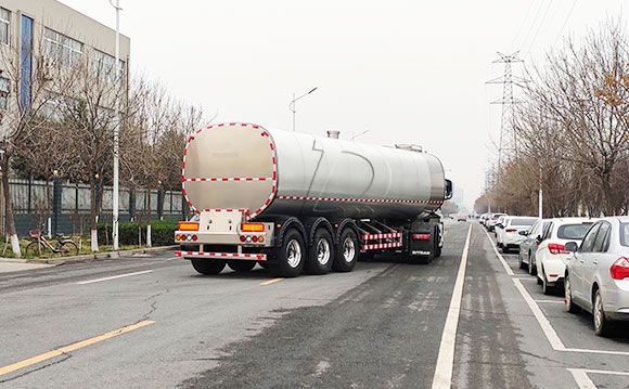 30噸奶罐車