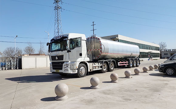 液態(tài)鮮奶運輸物流車