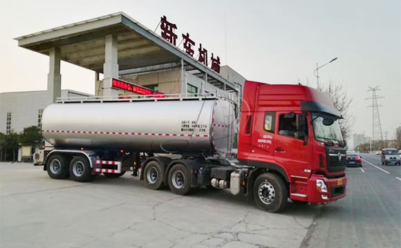 物流運輸奶罐車