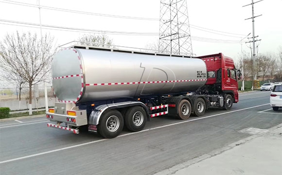 物流運輸奶罐車