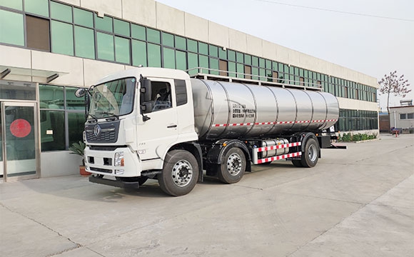 前四后四鮮奶罐車