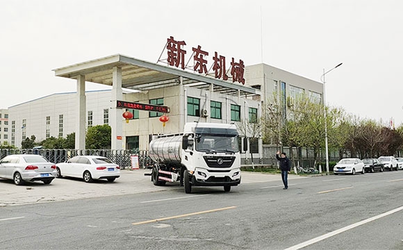 國六奶罐車